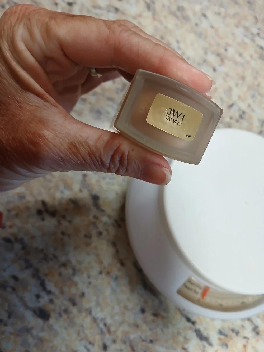 Estee Lauder Futurist SkinTint Serum 3W1 Tawny